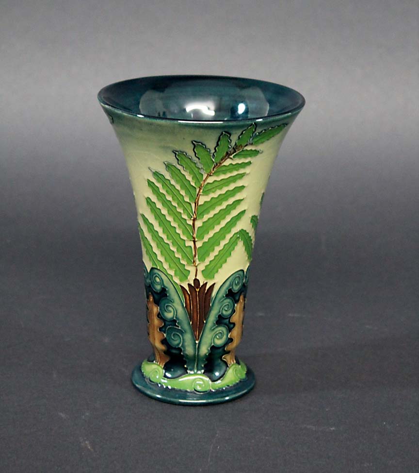 MOORCROFT VASE - PONGA/SILVER FERN, NEW ZEALAND INTEREST a boxed modern limited edition Moorcroft