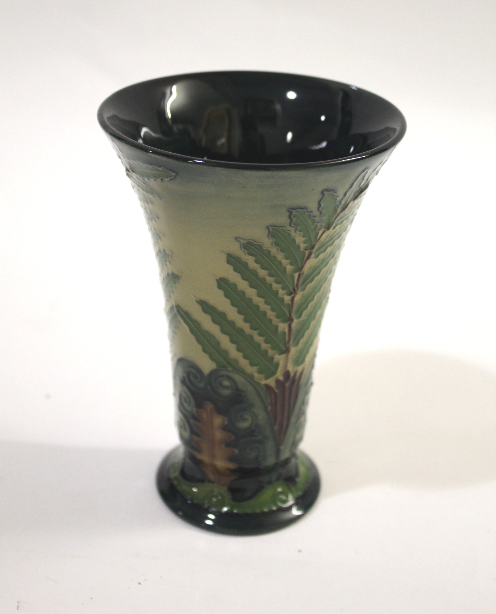 MOORCROFT VASE - PONGA/SILVER FERN, NEW ZEALAND INTEREST a boxed modern limited edition Moorcroft - Image 3 of 5