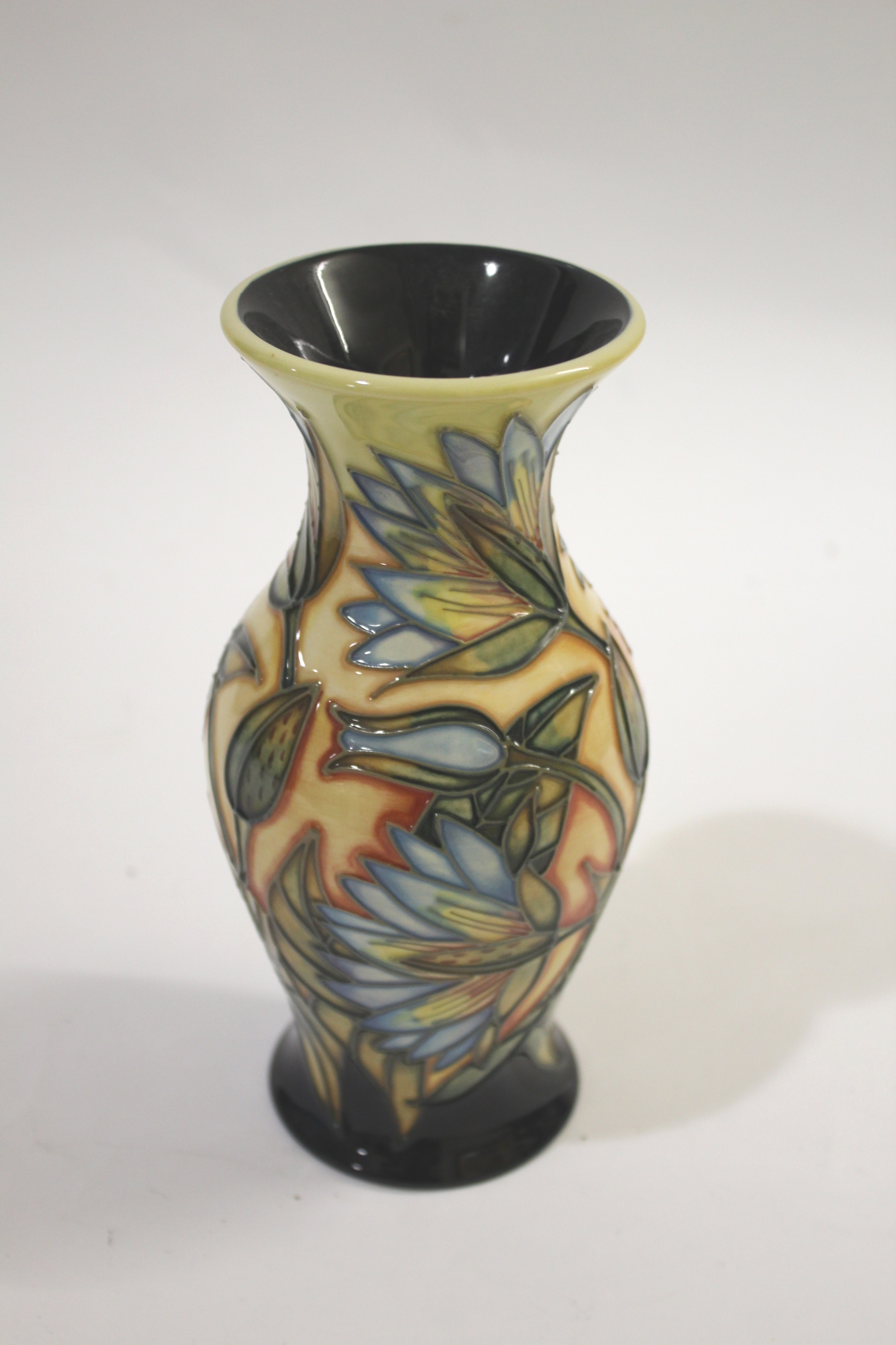 MOORCROFT VASE - SAMARKAND LILY a boxed modern Moorcroft vase in the Samarkand Lily design, No 11 of - Image 4 of 5