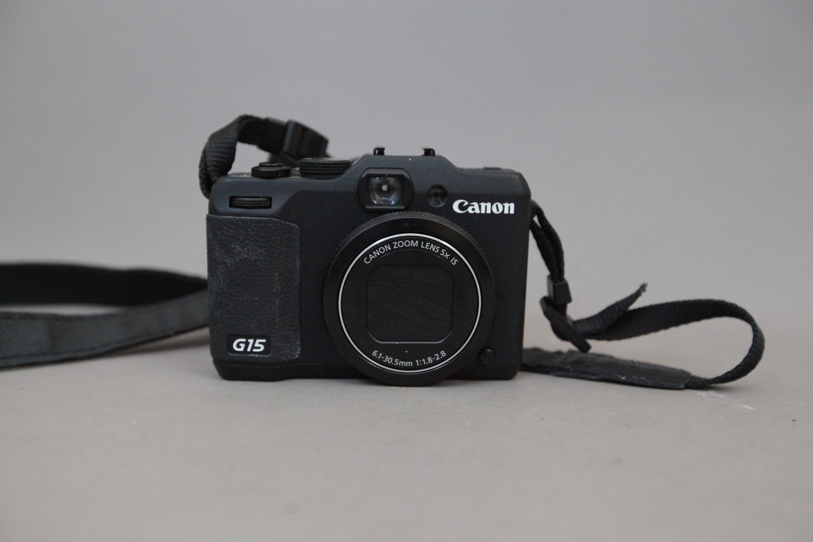 Canon G15 Compact Camera with Charger and Memory Card