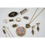 A QUANTITY OF JEWELLERY IN JEWELLERY BOX including a George III pearl and hair set mourning