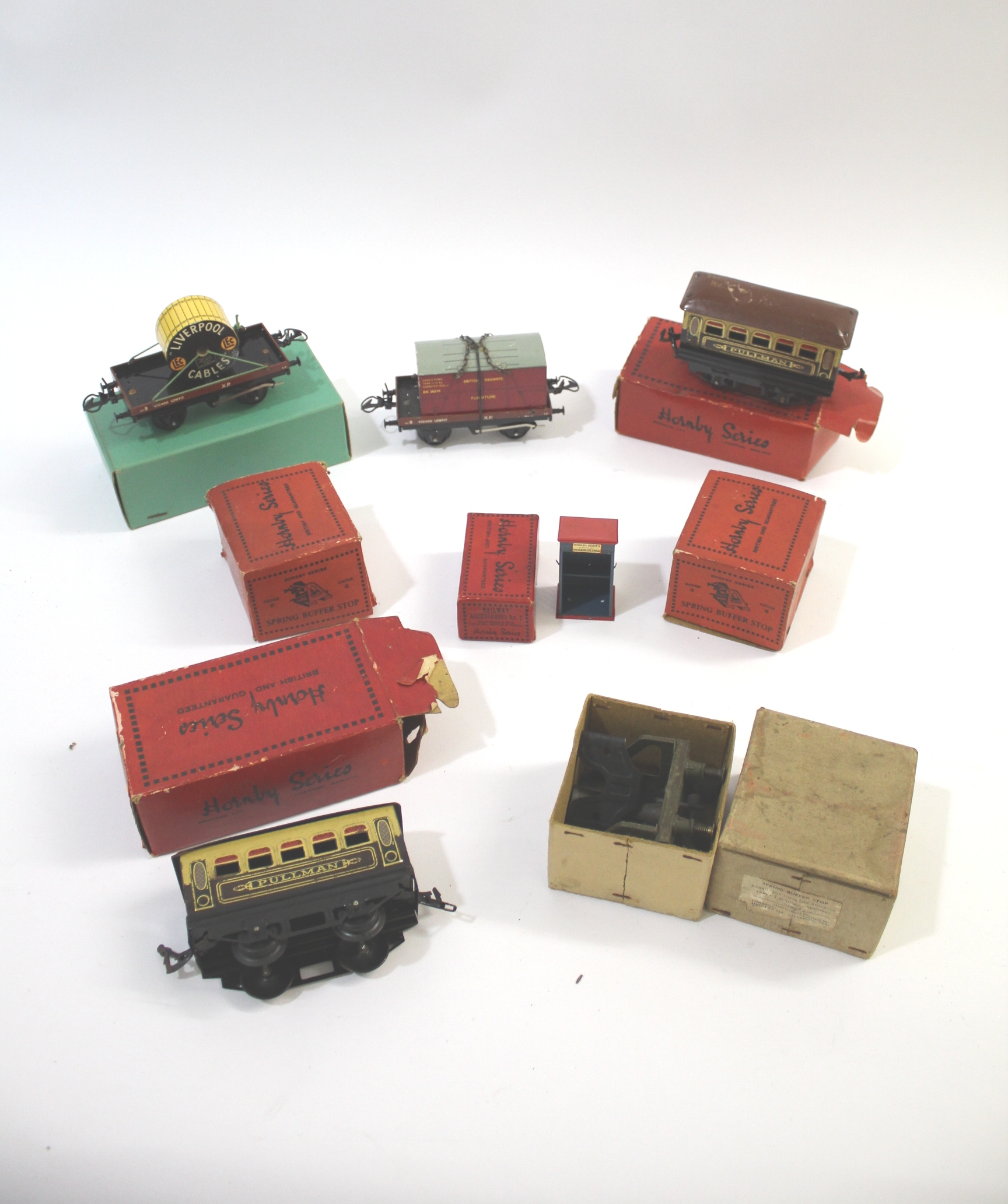 HORNBY 0 GAUGE a variety of boxed items including Pullman Coach (2), Watchmans Hut, No 50 Low