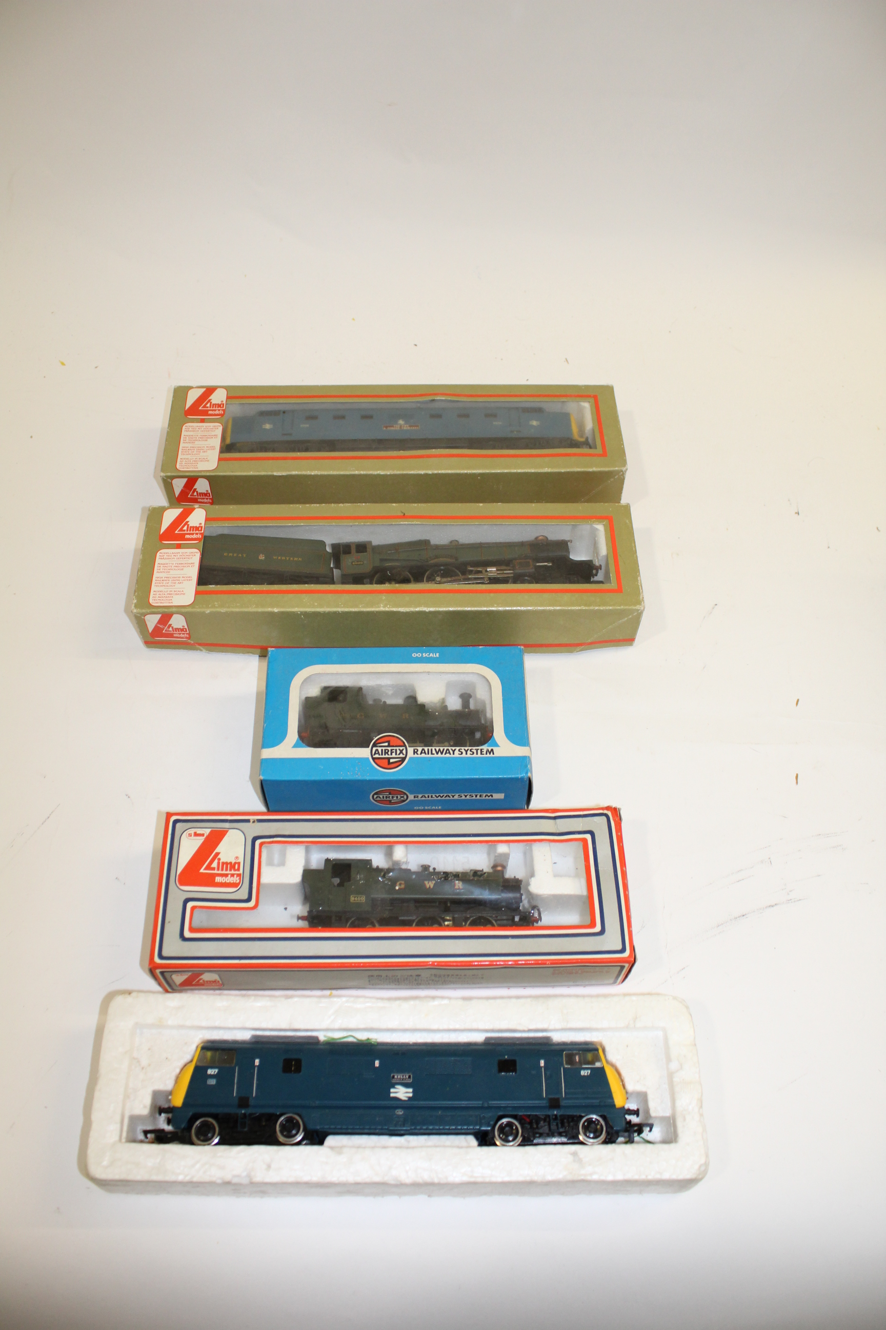 LOCOMOTIVES & ROLLING STOCK including 3 Lima locomotives, 9006 Fife & Forfar Yeomanry (in a 305388