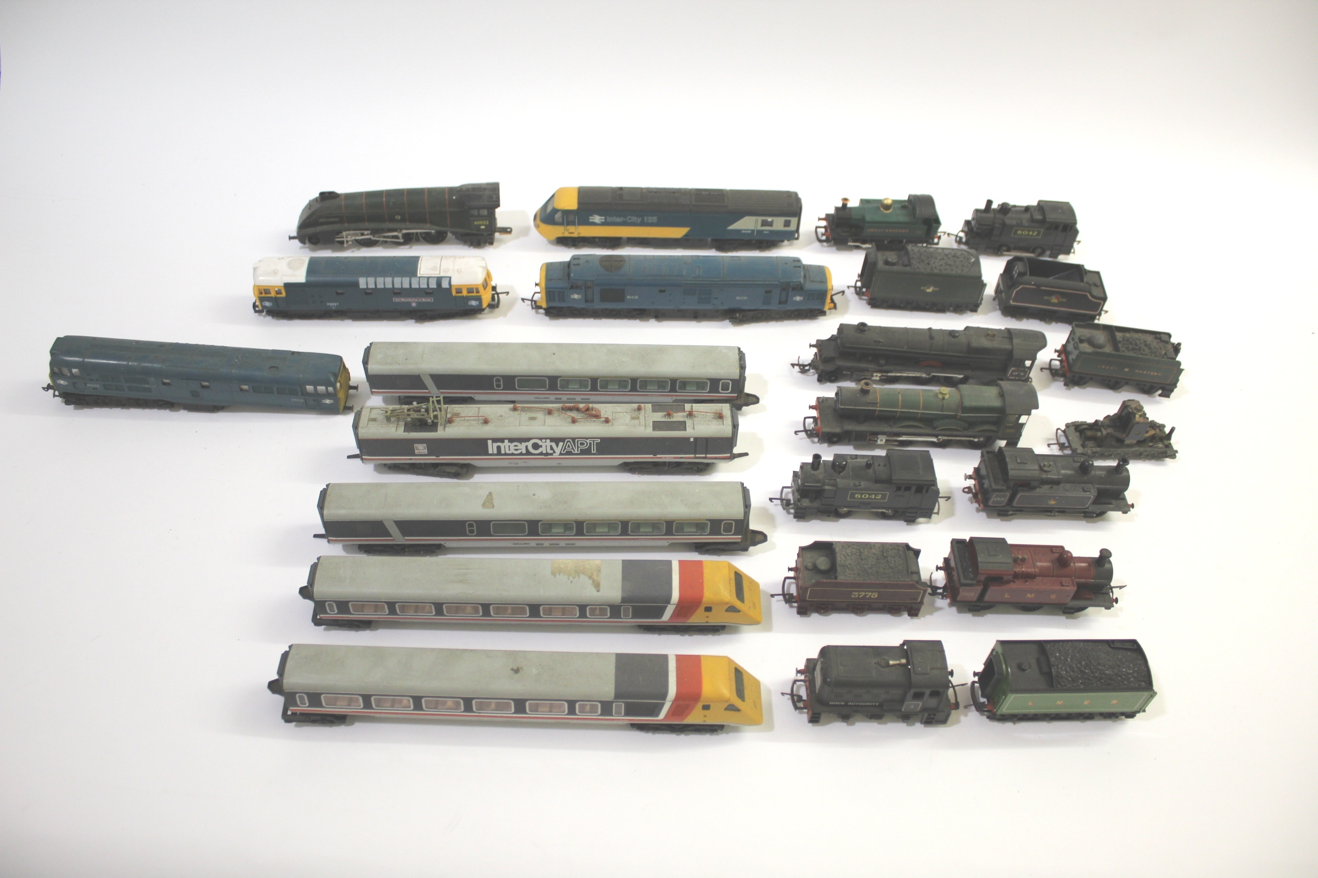 HORNBY DUBLO a mixed lot including various unboxed locomotives (Tank, Diesel, Passenger), and a