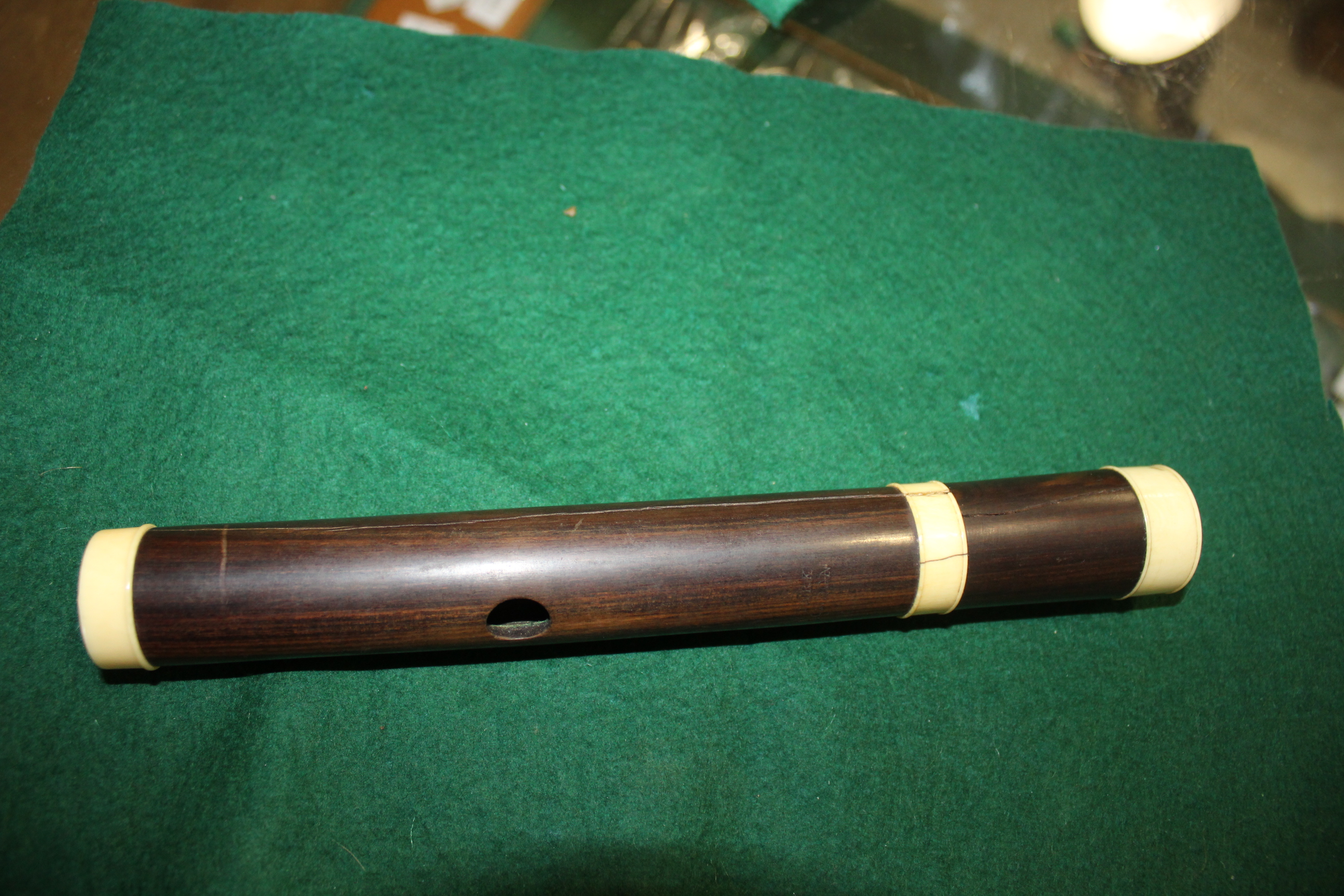 CASED 19THC FLUTE - W BARK, LONDON a 19thc rosewood flute, in four sections and with ivory joins. - Image 4 of 16