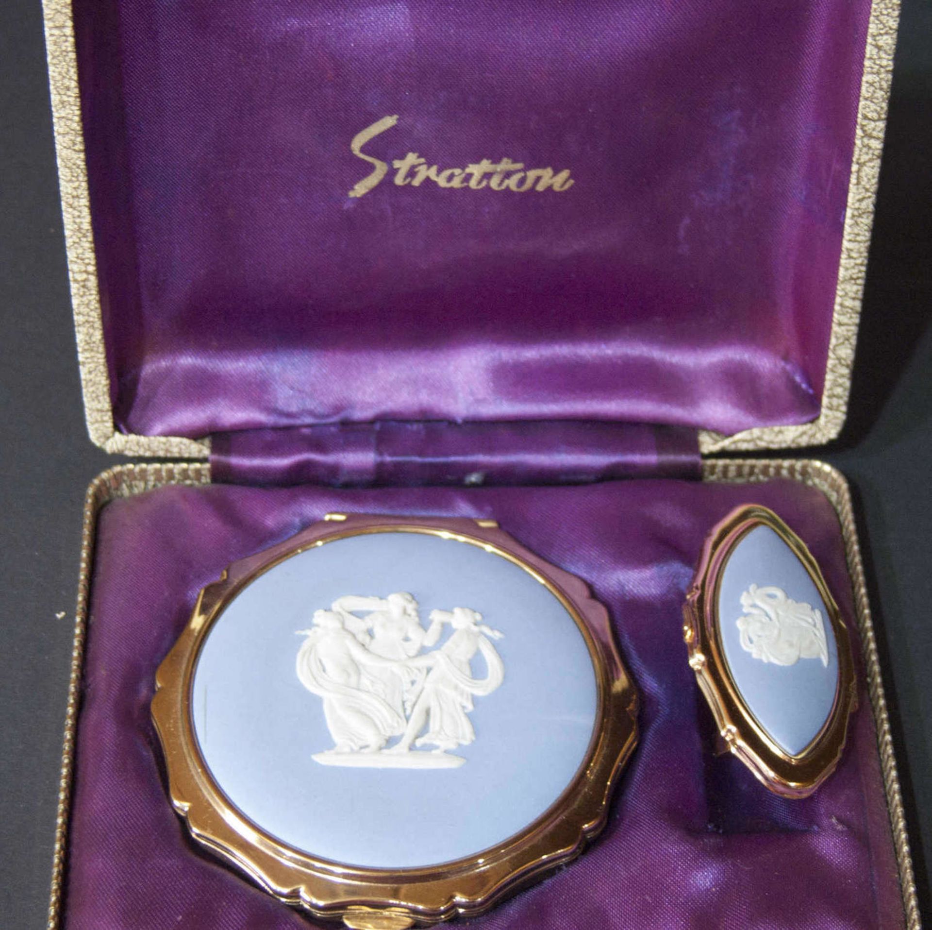 Stratton Compact Schmink - Set. 60er Jahre. Bestehend aus einer Puderdose und einem Lipview. Beide