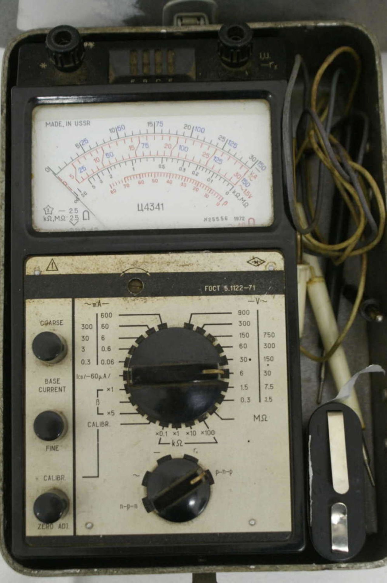 russisches Messgerät "Vielfach und Transisten Technik Messinstrument 4341, made USSR" komplett in - Bild 2 aus 3