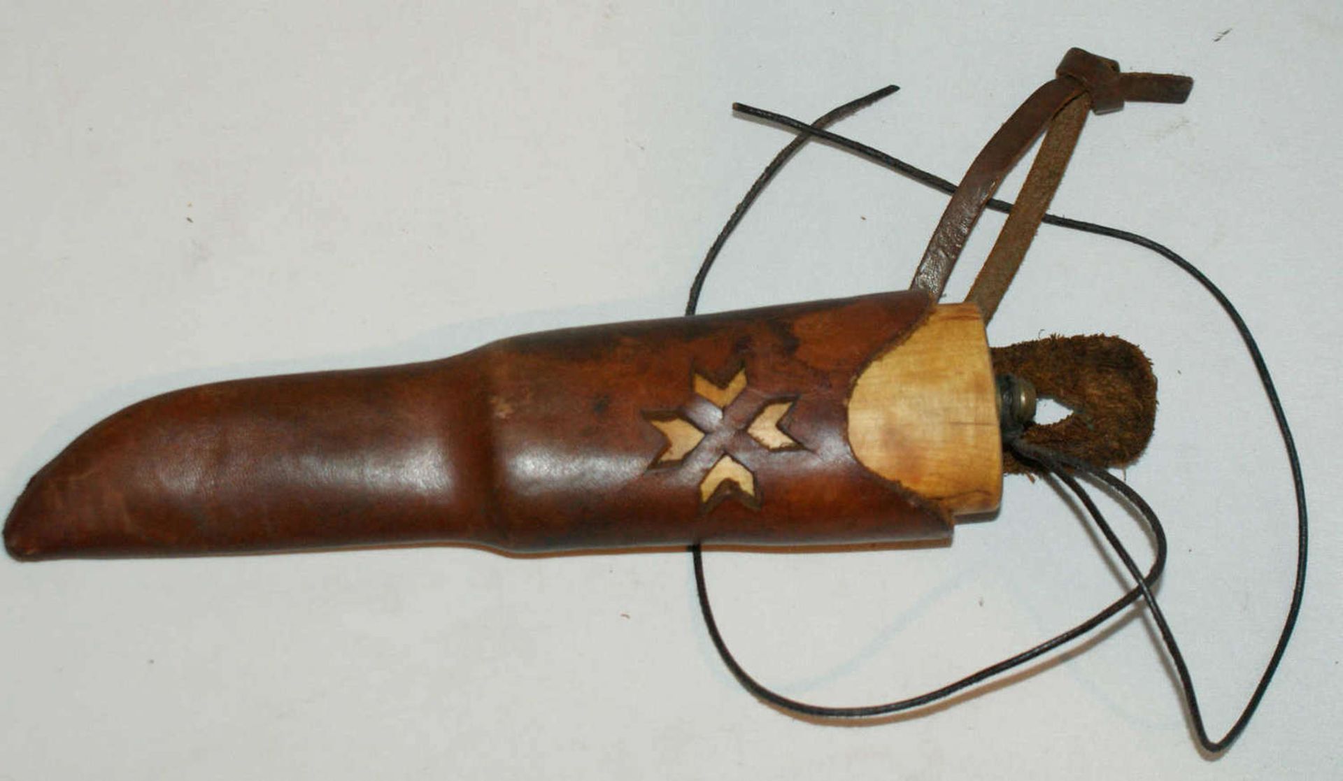 Fa Helle Jagdmesser, Modell "Bessegen" mit gemasertem Birkenholzgriff, in Original Lederscheide,