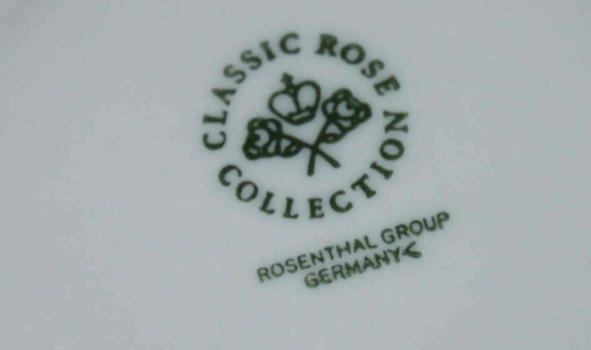2 Rosenthal Vasen, Classic Rose, 1x mit rosa/gelben Blüten, Höhe ca. 24 cm, sowie 1x mit Rosen, Höhe - Bild 2 aus 2
