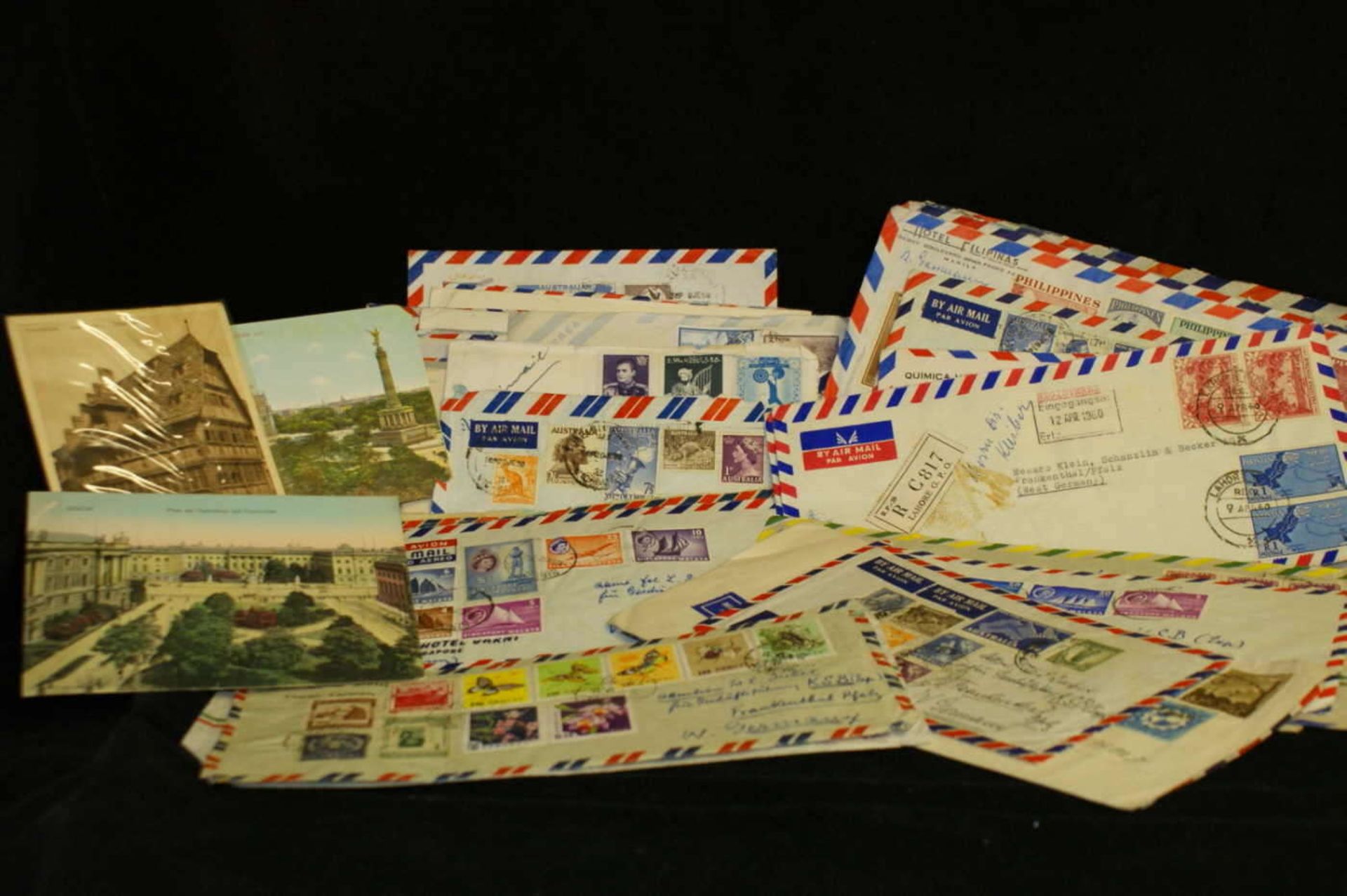 1 Lot Luftpostbriefe aus Übersee an die Firma KSB Frankenthal. Viele gute Frankaturen. Bitte