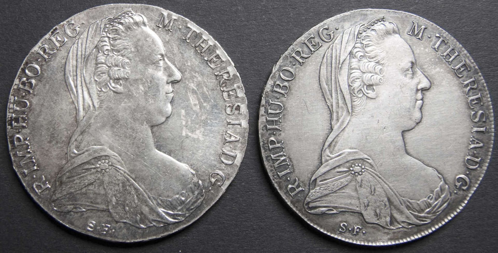 Österreich 1780, zwei Maria Theresien - Taler. Silber. Gesamtgewicht: ca. 56,2 g.
