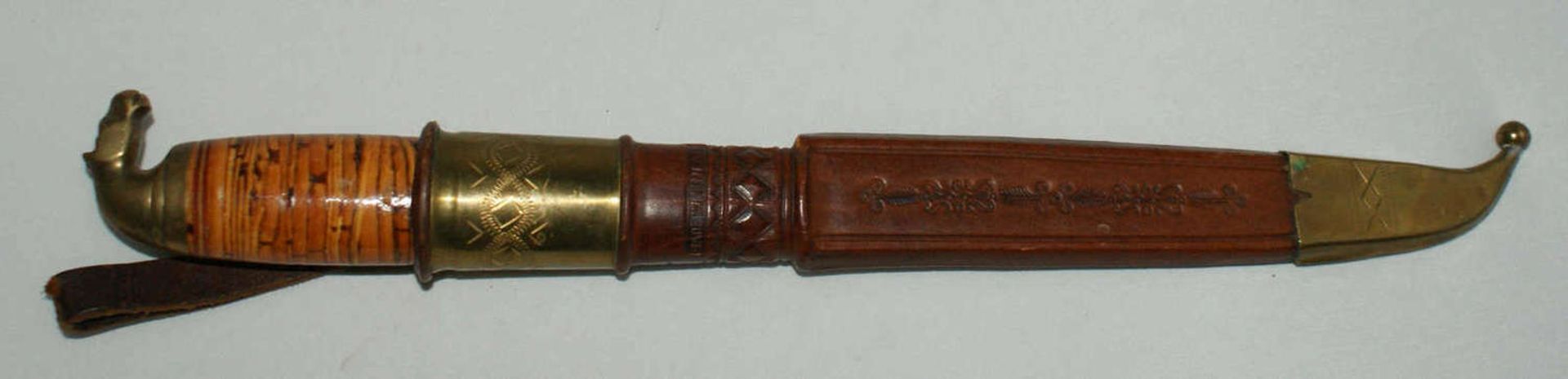 Fa. JisaRR Järvenpää Finnland, Jagdmesser mit Pferdekopf im Original Lederetui. Gesamtlänge 27 cm,