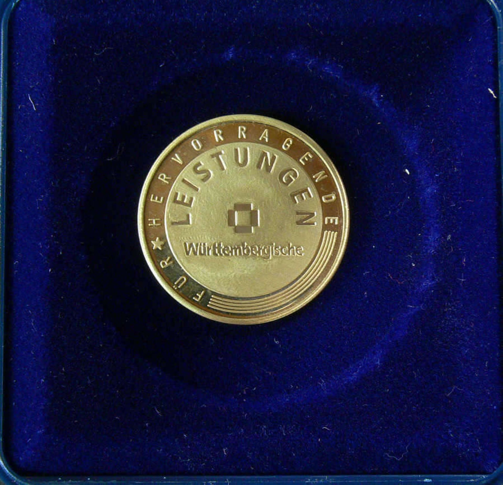 Goldmedaille "Tag des Außendienstes - Für hervorragende Leistung" der Württembergischen. Gold 333.