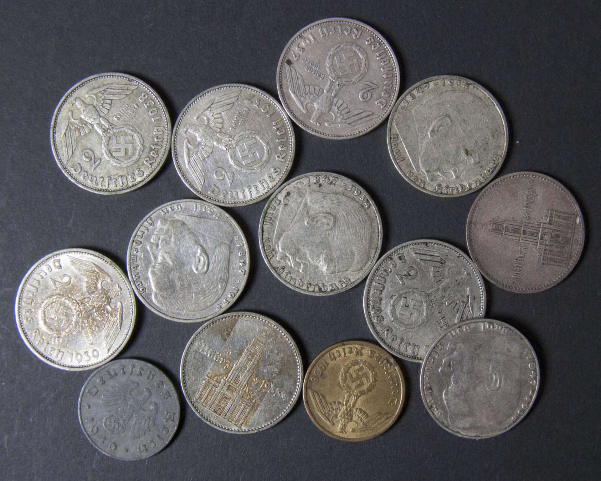 Deutschland 1934-39, Lot 2.- Reichsmark - Münzen, bestehend aus: 6 x 1937 "Hindenburg", 1 x 1938 "