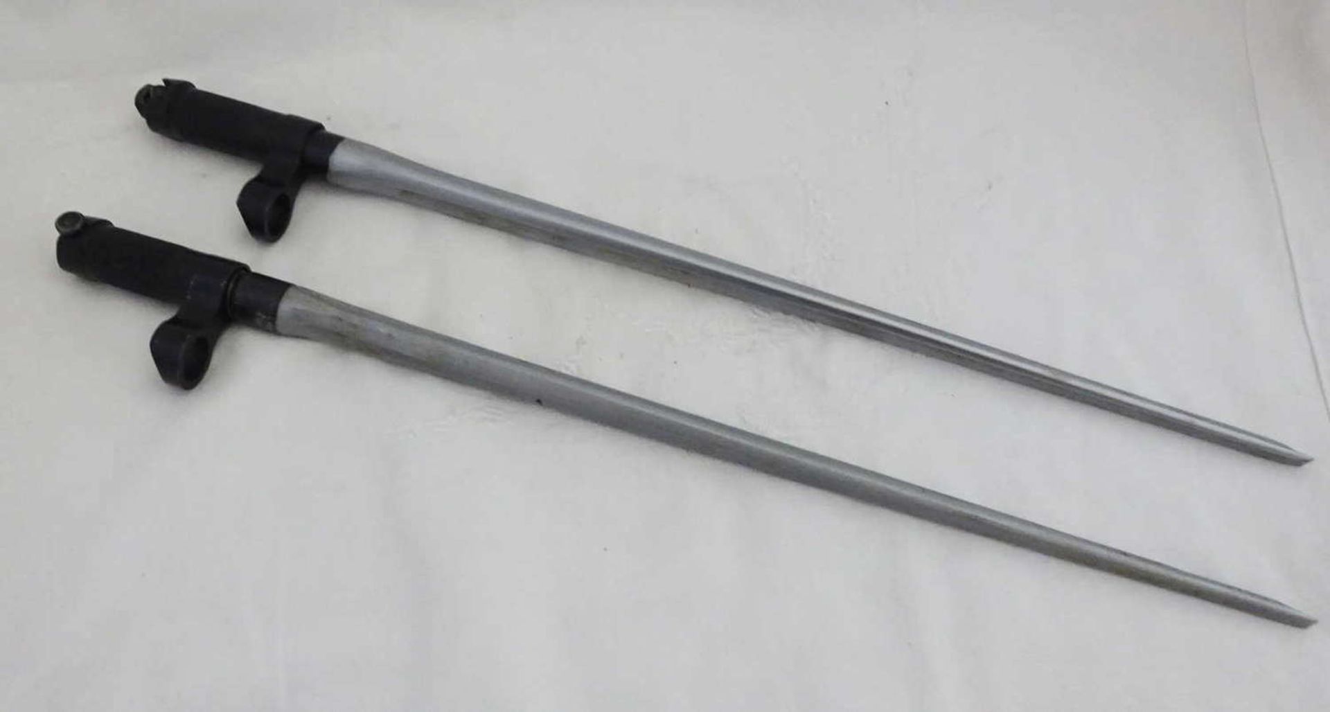 2 Libellen Bajonett, guter Zustand. Bitte besichtigen 2 dragonflies bayonet, good condition.