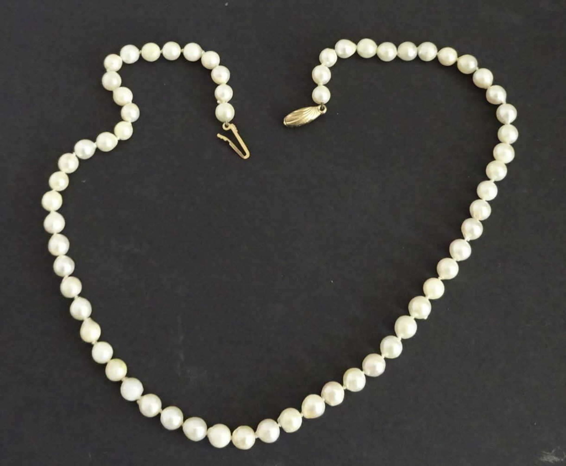 Echt - Perlenkette mit 333er Goldverschluß, Kettenlänge ca. 45 cm Genuine pearl chain with 333 - Image 2 of 3