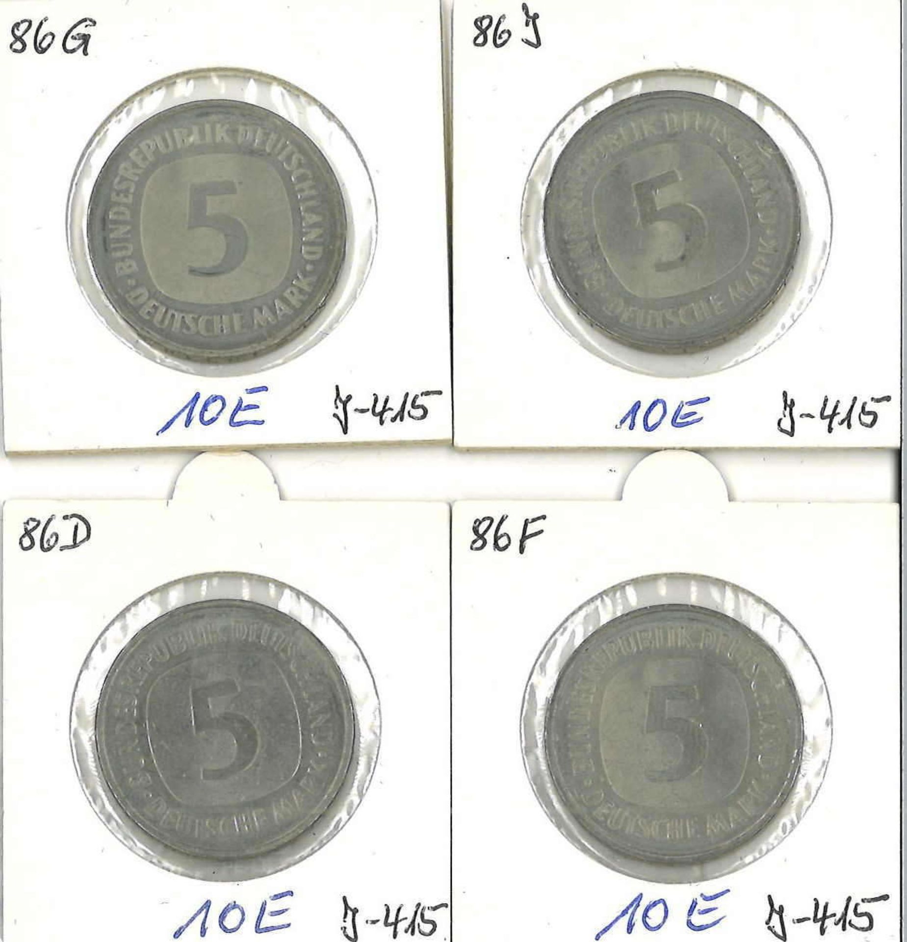 BRD 1986, 4 x 5.- DM - Münzen der Prägestätten D, F, G und J . Jaeger: 415. In Schutzhülle.