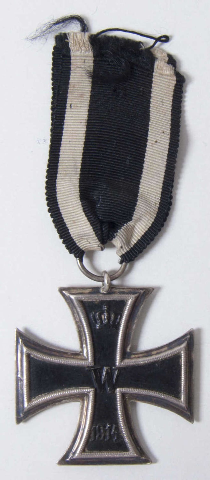 Eisernes Kreuz 1914, 2. Klasse am weiß - schwarzen Band. Iron Cross 1914, 2nd class on white - black - Bild 2 aus 2