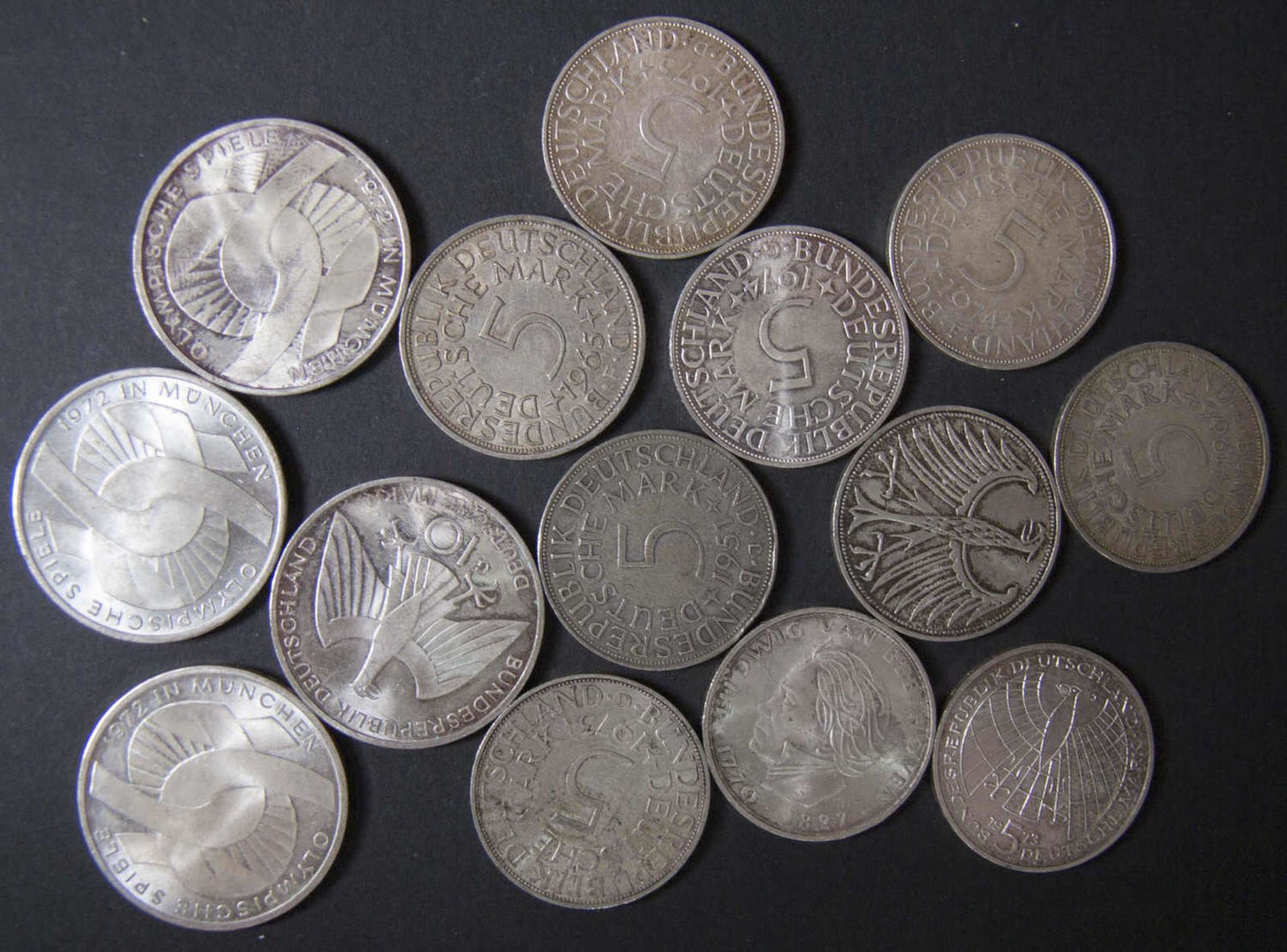 Deutschland 1951-74, Lot 5.- und 10.- DM - Silbermünzen: 10 x 5.- DM und 4 x 10.- DM. Bitte