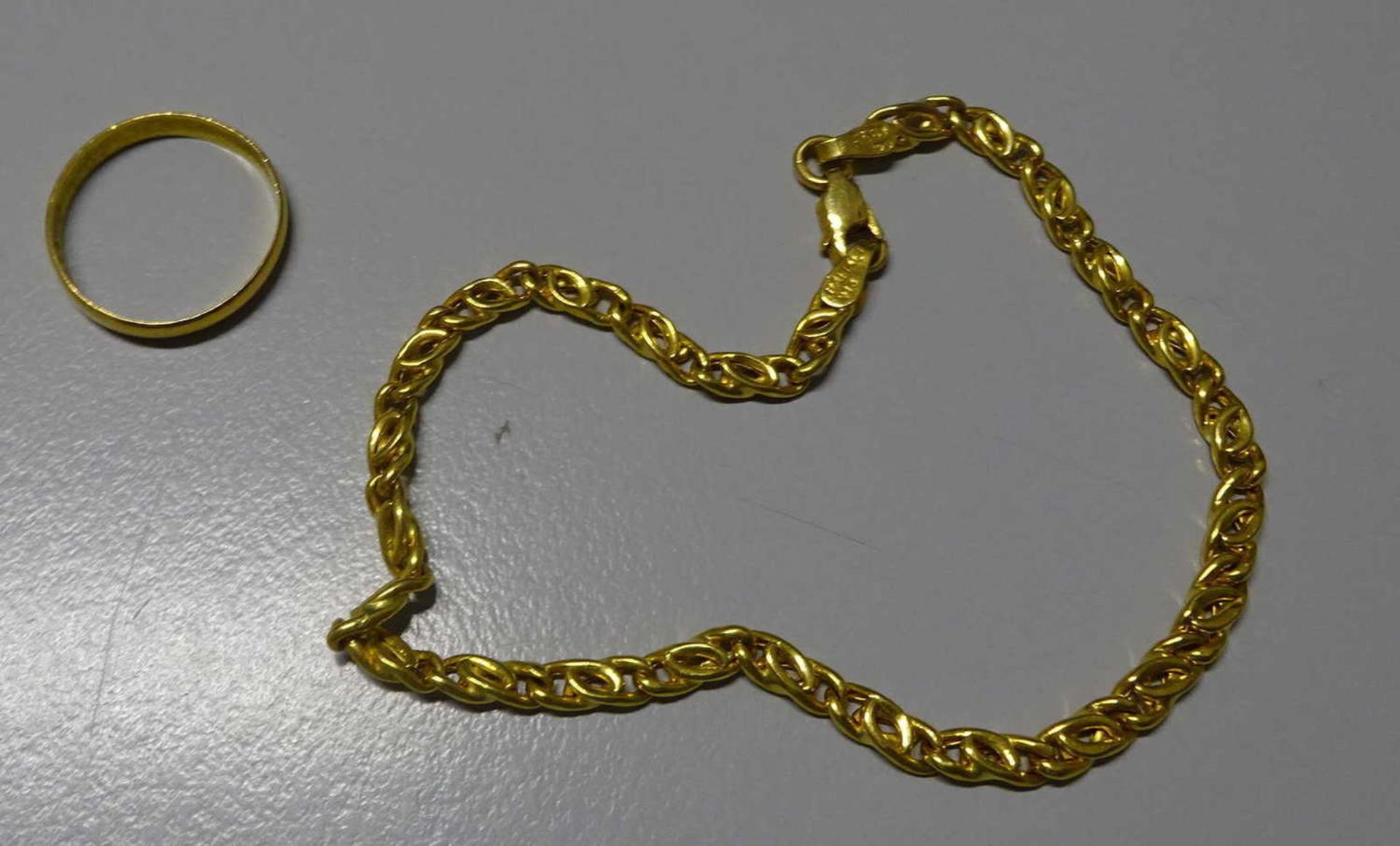 Armband, 916 Gelbgold, Länge ca 20 cm, 1 Ring 916 Gelbgold, Ringgröße ca 53, Gesamt Gewicht ca. 8,