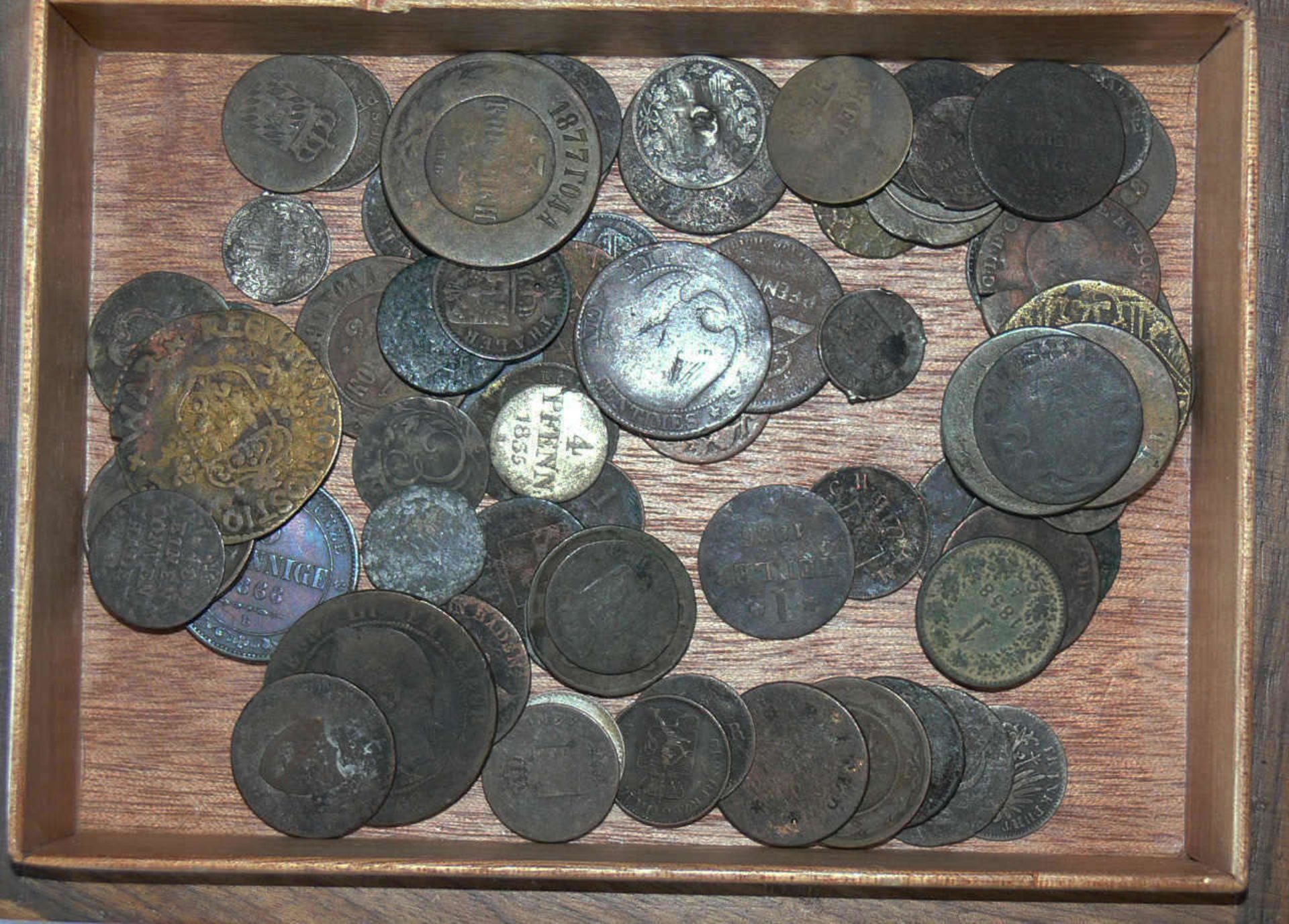 Schatztruhe, Lot Münzen aus dem 18. - 19. Jahrhundert. Über 70 Stück. Bitte besichtigen. Treasure