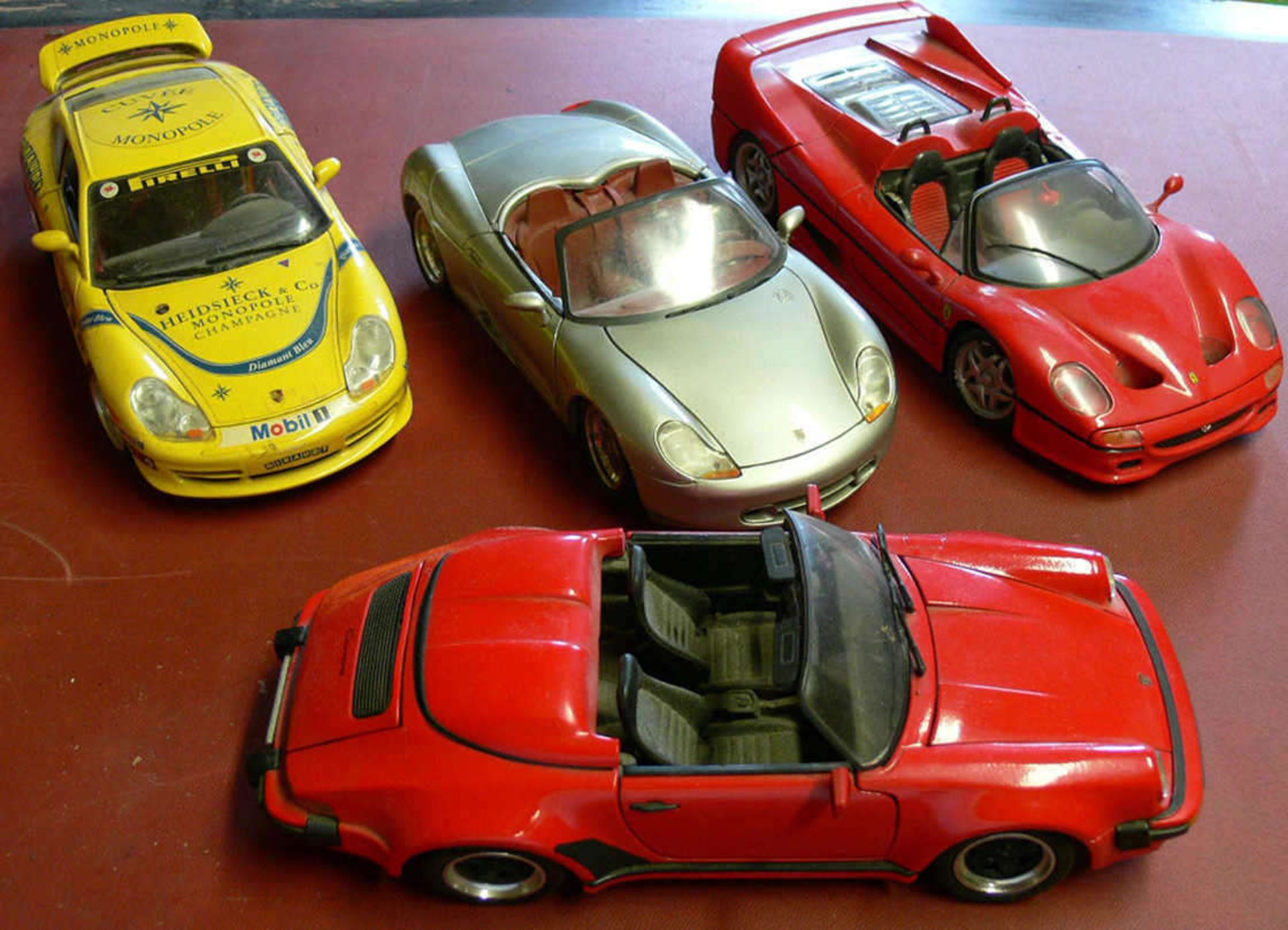 Konvolut Modell - Autos, Bburago / Maisto. Maßstab: 1:18. Dabei MB 300 SL, Porsche 356 B, Citroen