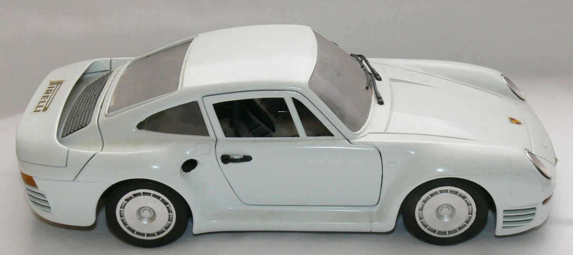 Tonka Porsche 959. Maßstab 1:18. Guter Zustand, ohne OVP. Tonka Porsche 959. Scale 1:18. Good