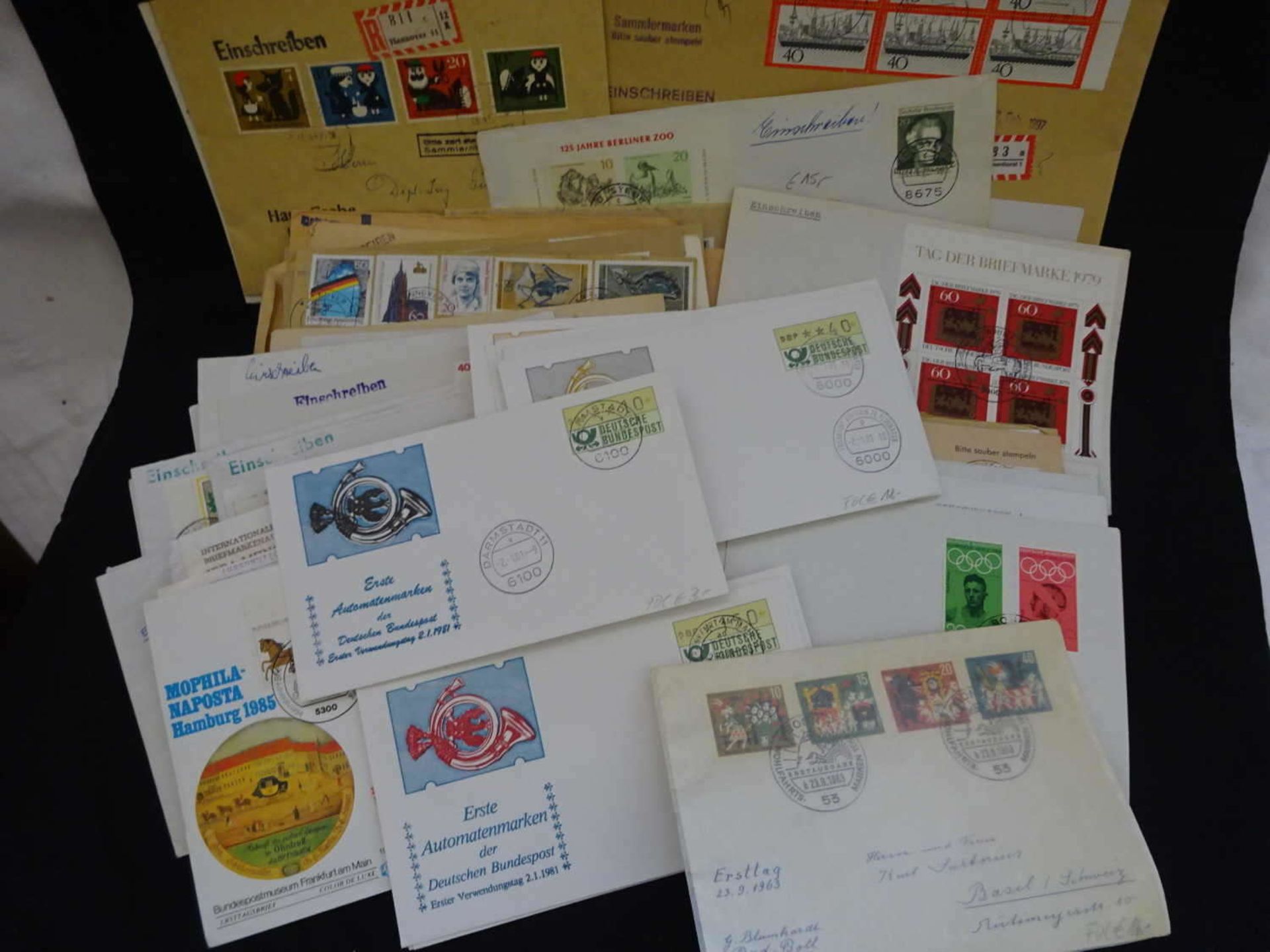 Schönes Lot FDCs und Briefe, meist BRD aber auch einiges Ausland. Sehr hoher Michelwert. Unbedingt - Bild 2 aus 2