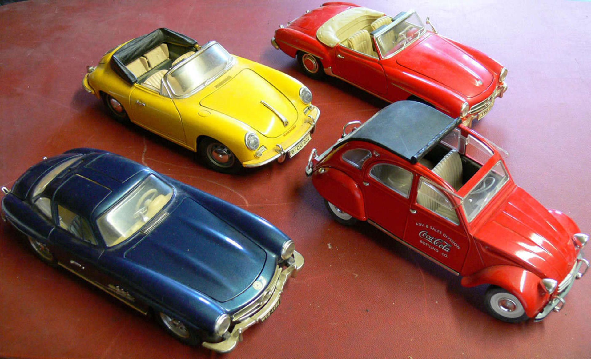 Konvolut Modell - Autos, Bburago / Maisto. Maßstab: 1:18. Dabei MB 300 SL, Porsche 356 B, Citroen - Bild 2 aus 2