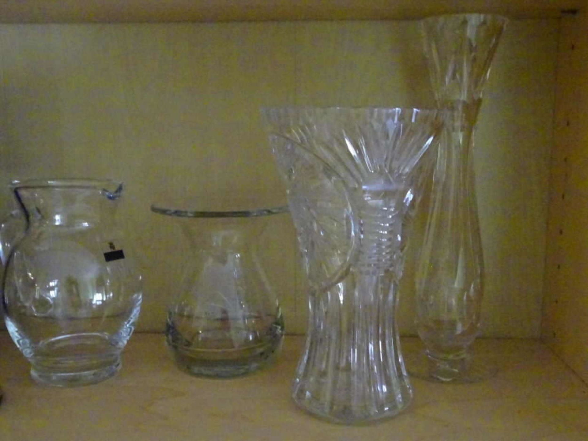 Konvolut Glasvasen, dabei 2 Kristallglasvasen, sowie 1 Glaskrug und 1 Weinrömer.Convolute glass - Image 3 of 3