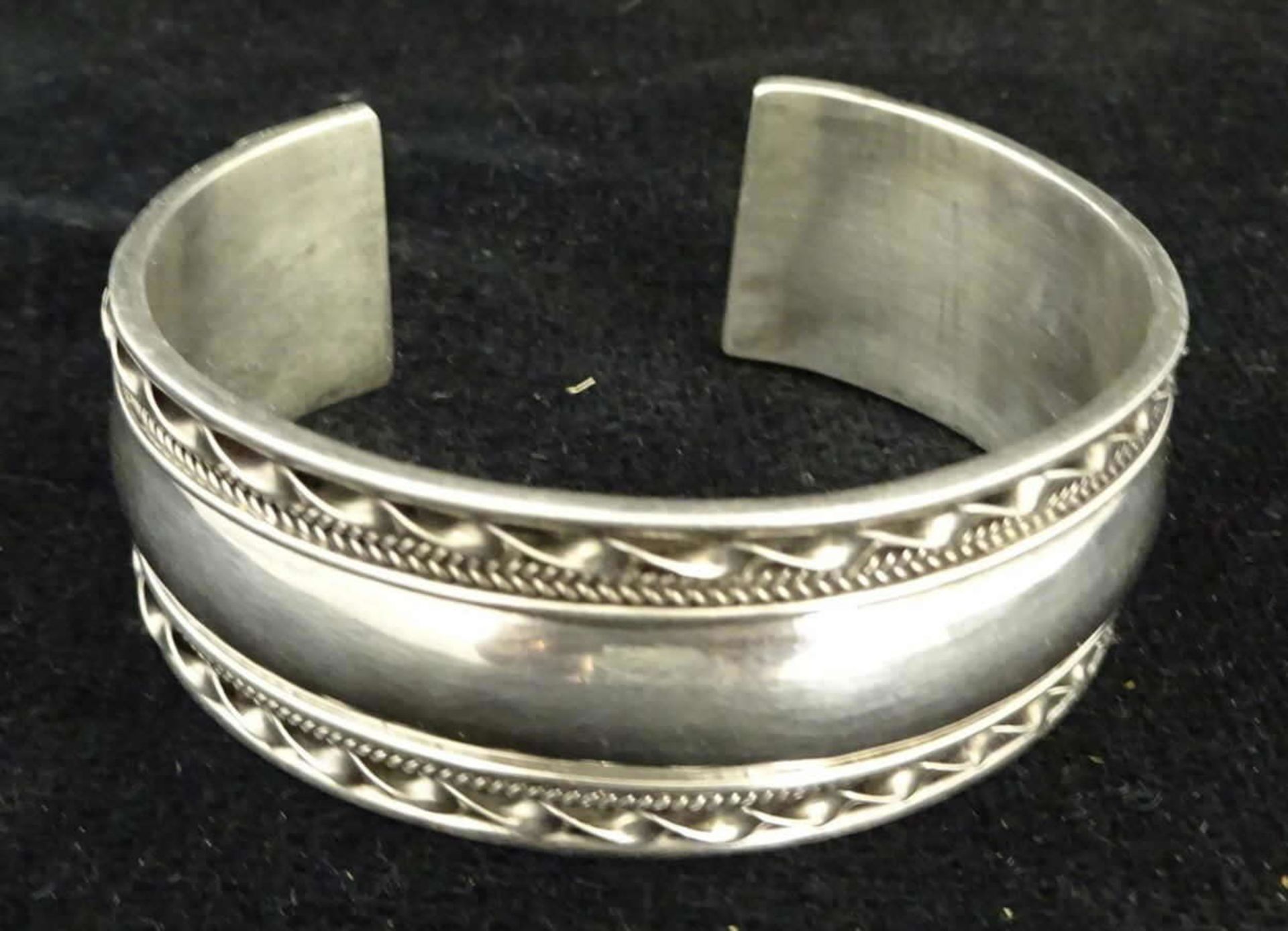 Armspange, 925er Silber. Offene Schiene. Gewicht ca. 38 grBangle, 925 silver. Open rail. Weight