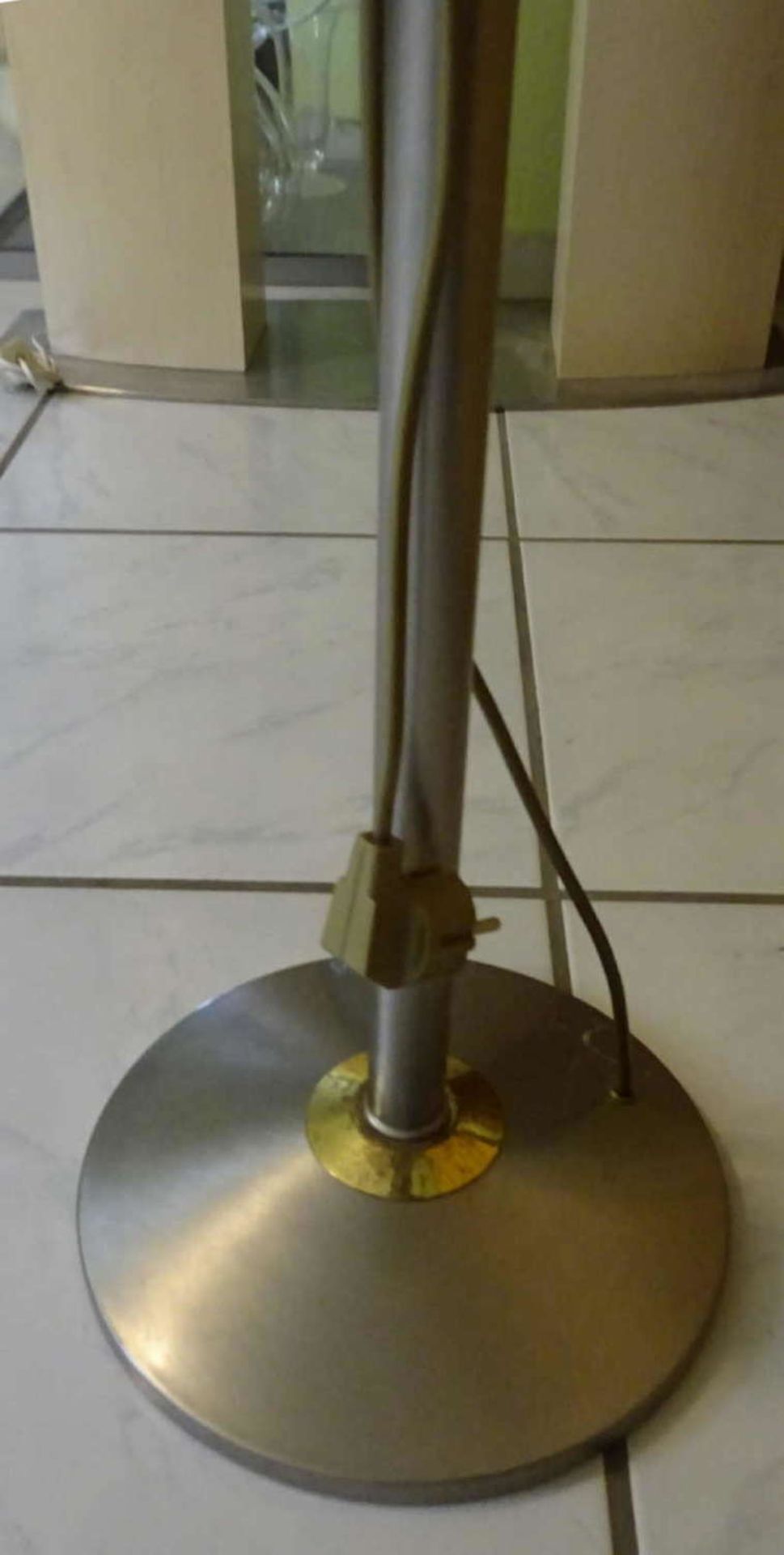 Stehlampe, Höhe ca. 118 cm, recht guter Zustand.Floor lamp, height about 118 cm, good condition. - Image 3 of 3