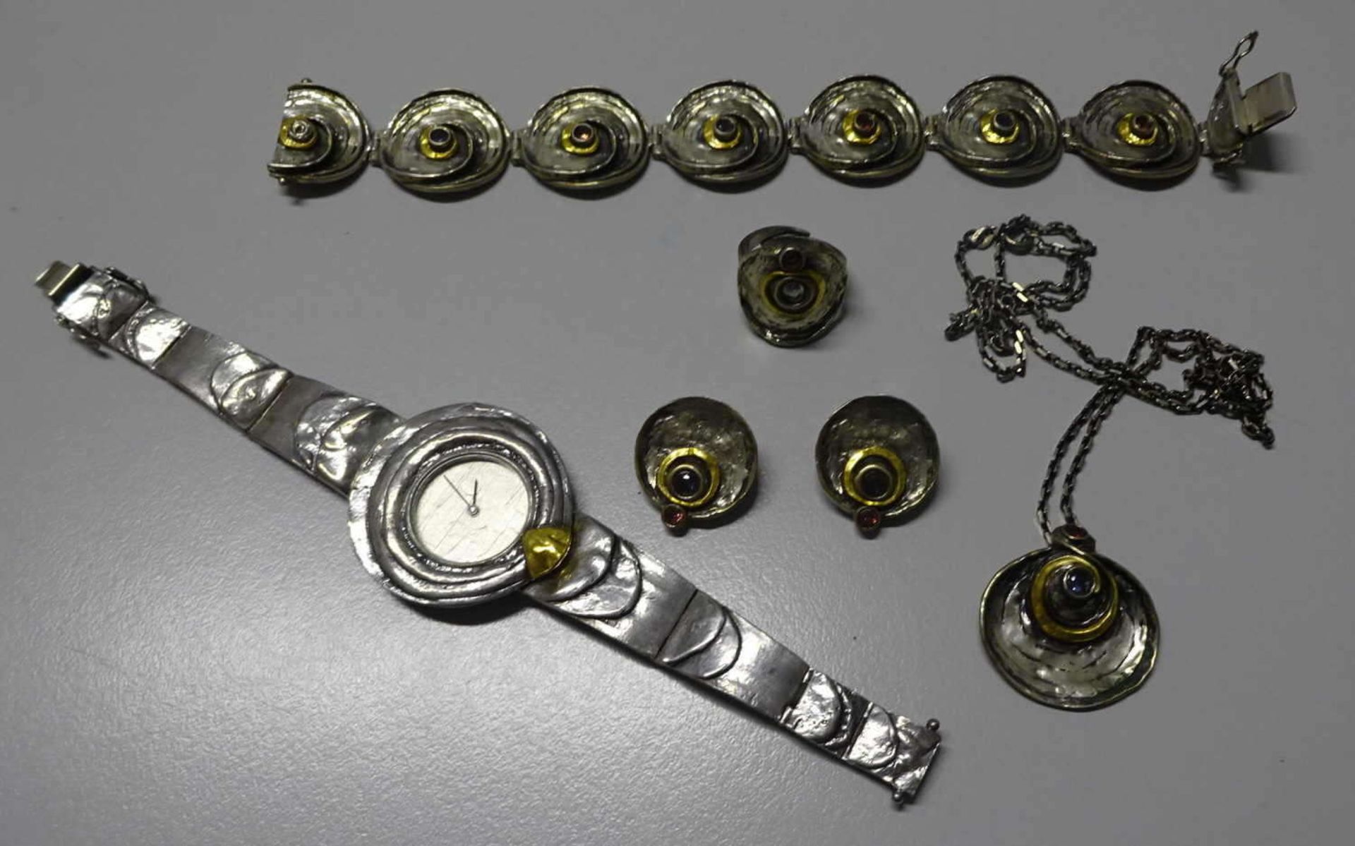 Silber-Schmuckset, bestehend aus 1 Paar Ohrclips, 1 Kette mit Anhänger, 1 Armband, 1 Ring, offene