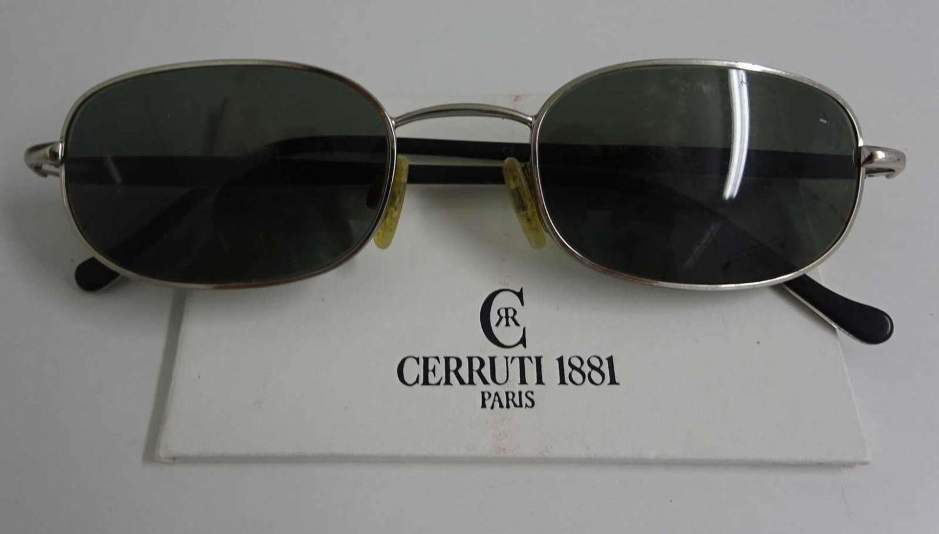 Sonnenbrille von Cerruti 1881. Mit Zertifikat. Guter Zustand.Sunglasses by Cerruti 1881. With