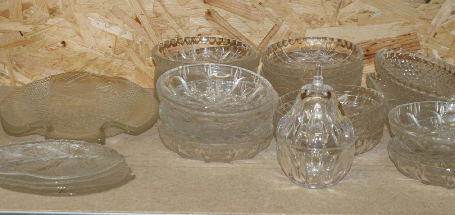 Glaskonvolut, bestehend aus Schüsseln, Schälchen, etc.Glass convolute consisting of bowls, bowls,