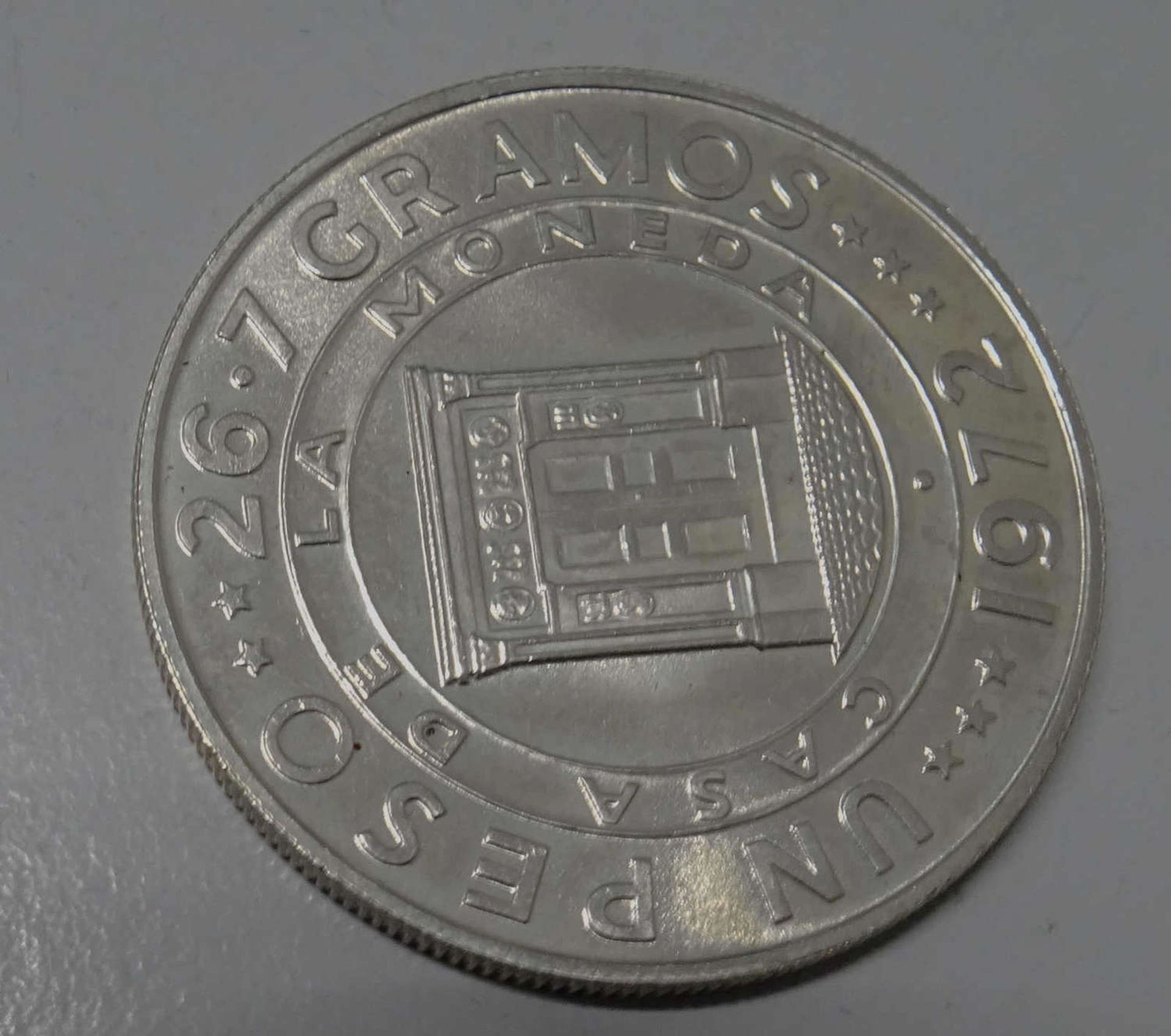 Dominikanische Republik, Silber. 1 Peso "25. Jahrestag der Gründung der Zentralbank der - Image 2 of 3