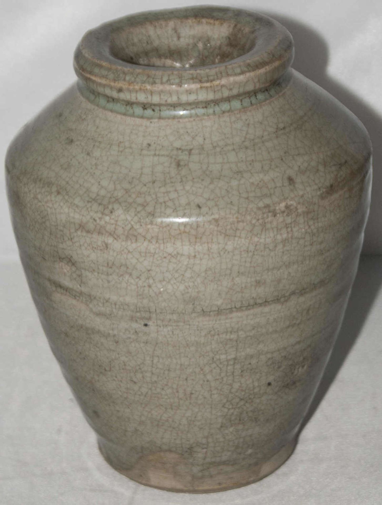 Southern Song Dynastie, 1127-1279. China Stone Vase in sehr guter Erhaltung, aus alter Sammlung.