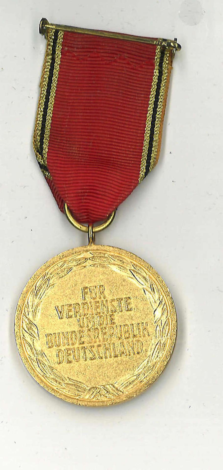 Bundesverdienstkreuz am Bande. Guter ZustandFederal Cross of Merit on ribbon. Good condition - Image 2 of 2