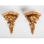 A pair of early 20th century Florentine carved and giltwood Rococo style wall brackets, 22.5cm