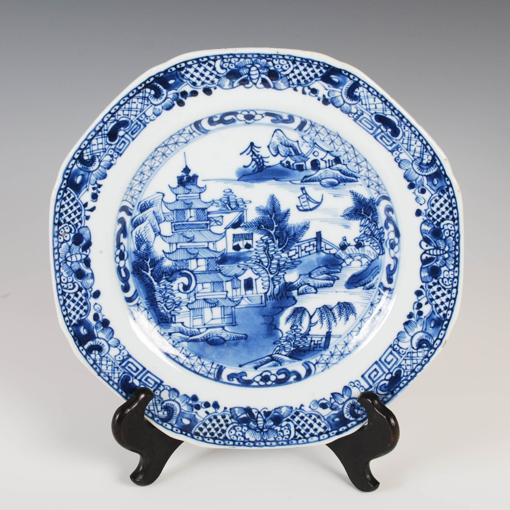 Six assorted Chinese porcelain blue and white octagonal shaped plates, Qing Dynasty, similarly - Image 3 of 8