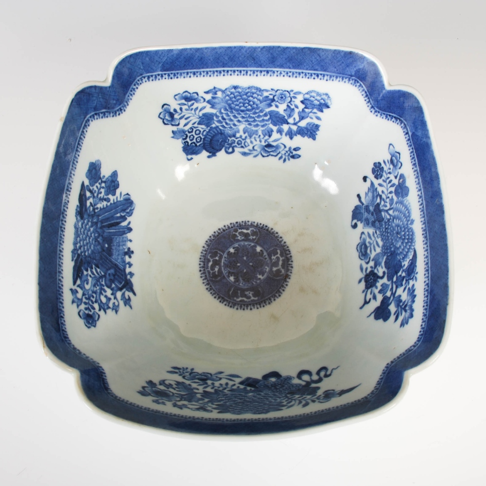 A Chinese porcelain blue and white Fitzhugh pattern bowl, Qing Dynasty, 25cm diameter x 11.5cm - Image 5 of 7