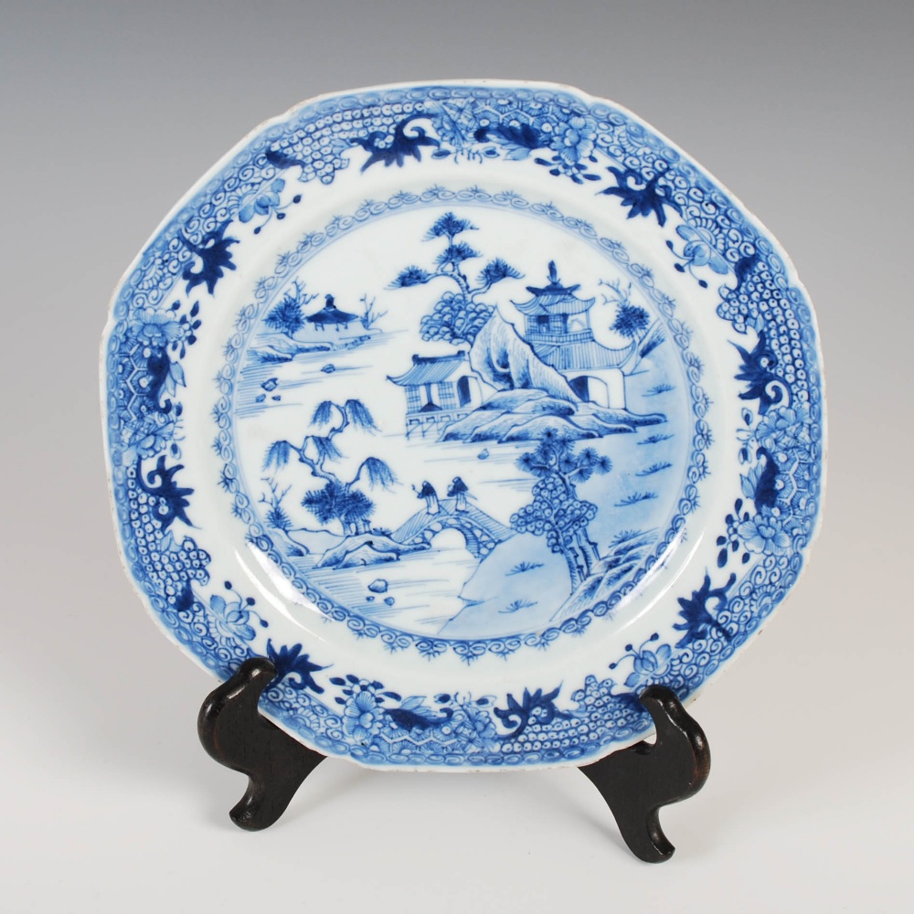 Six assorted Chinese porcelain blue and white octagonal shaped plates, Qing Dynasty, similarly - Image 5 of 8