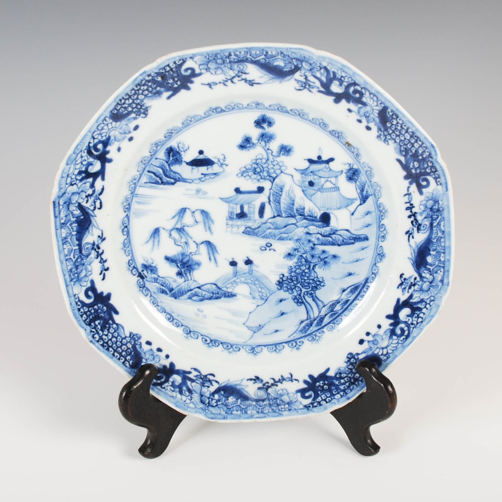 Six assorted Chinese porcelain blue and white octagonal shaped plates, Qing Dynasty, similarly - Image 6 of 8