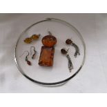 Selection of jewellery to include amber and silver