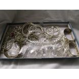 Tray of white metal jewellery