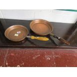 2 copper frying pans
