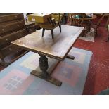 Oak draw-leaf table