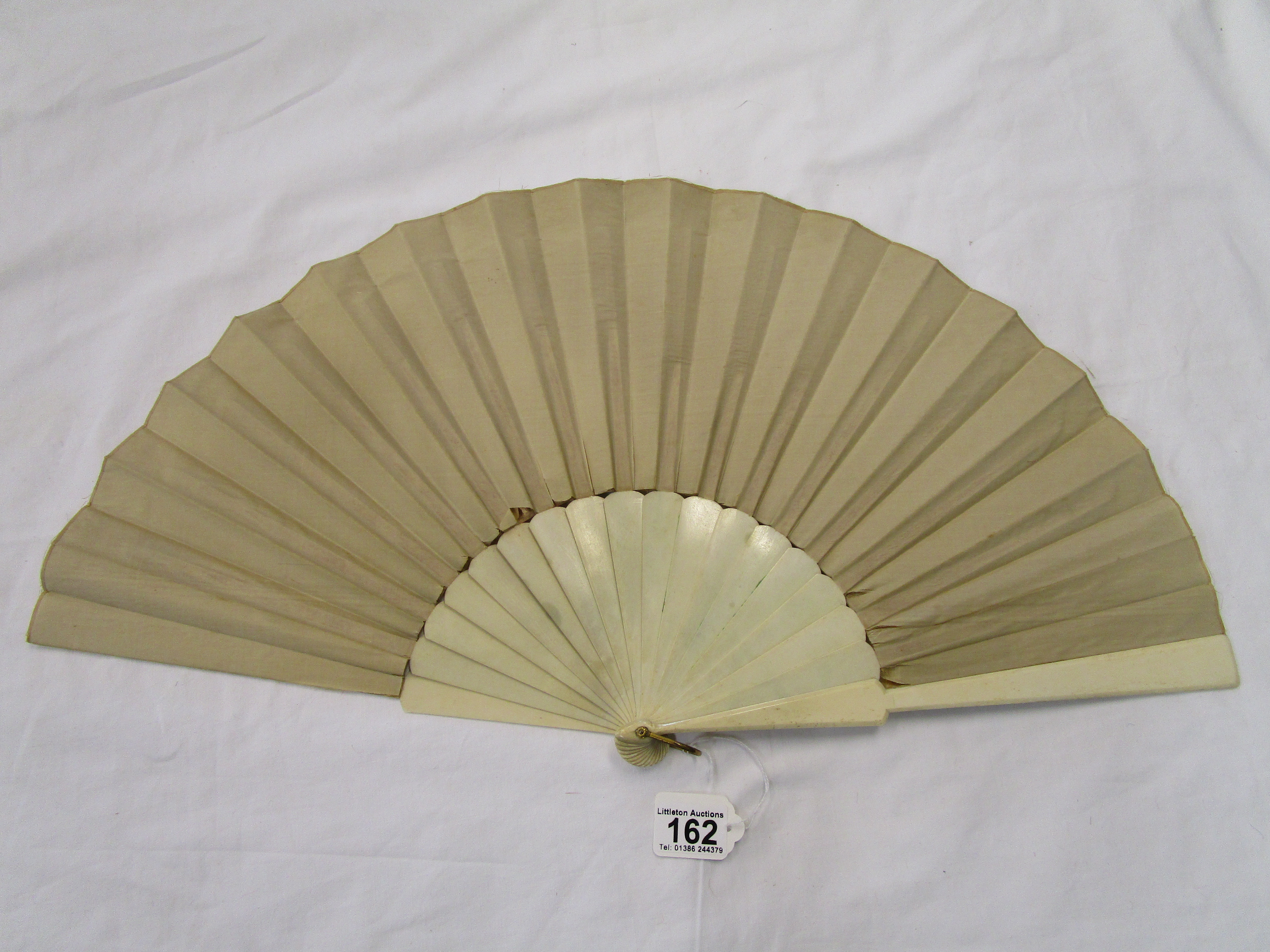 2 Victorian painted fans - Image 7 of 7