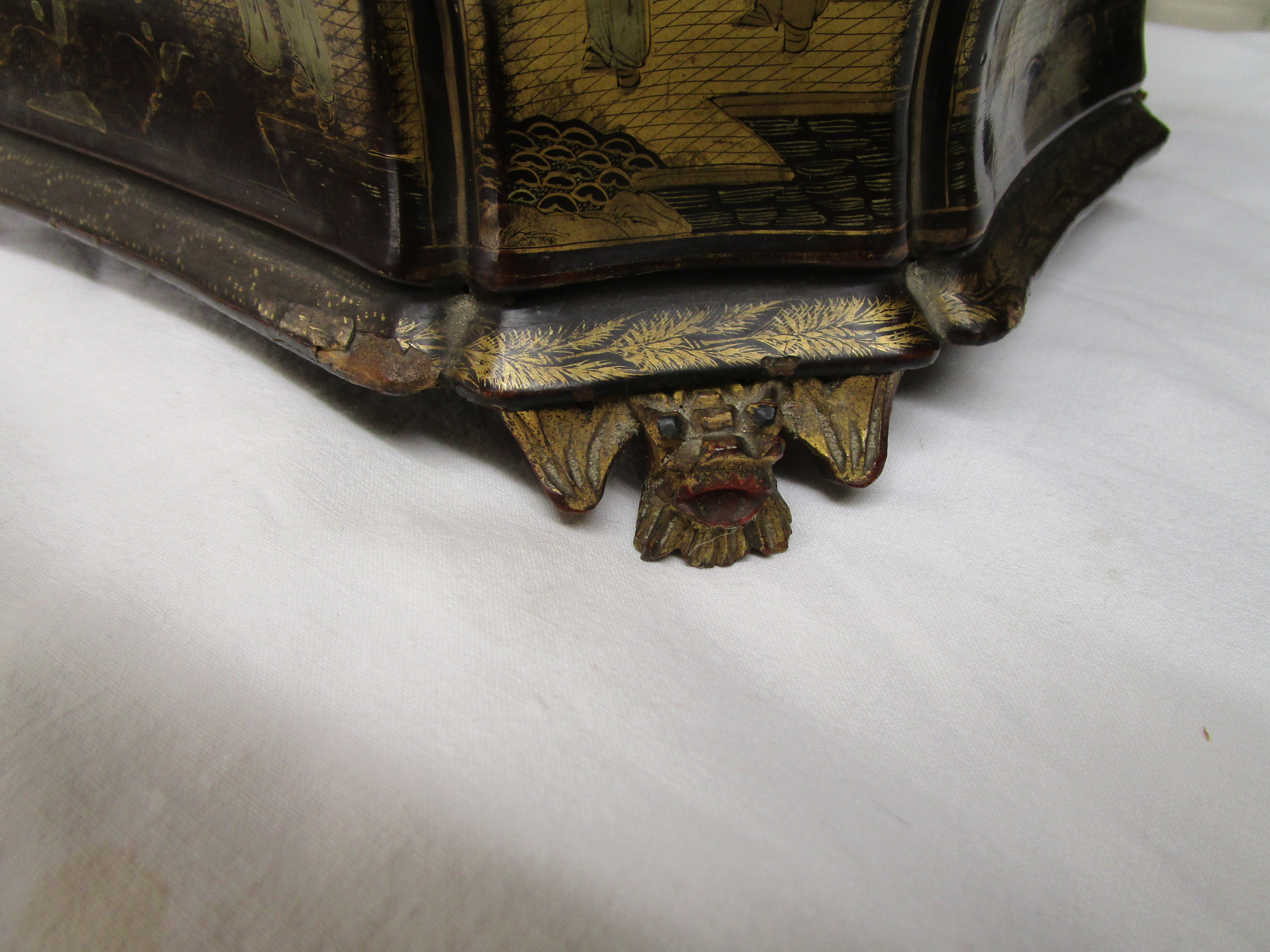 Early 19C Oriental lacquered tea caddy with containers - Image 3 of 4