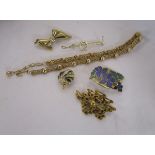 Collection of costume jewellery